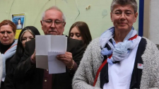 Werner Bartholme sprach im Namen des Arbeitskreises „Stolpersteine“. Die zweite stellvertretende Bürgermeisterin Ute Werr begrüßte die Anwesenden im Namen der Stadt.